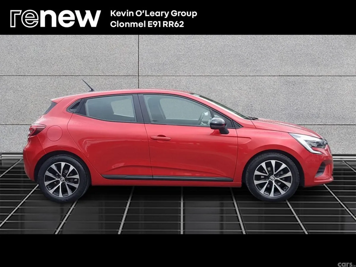 Renault Clio Hatchback, Petrol, 2023, Red
