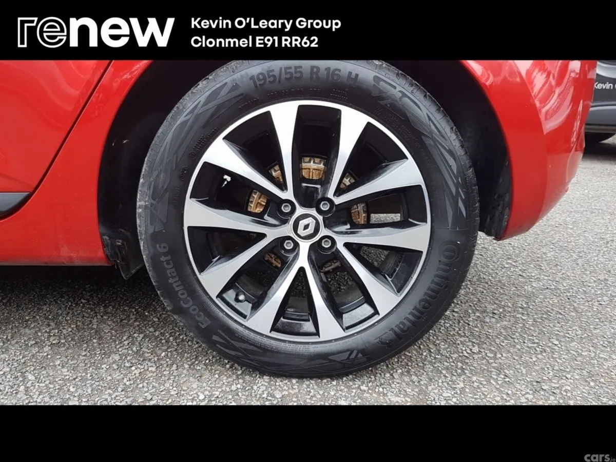 Renault Clio Hatchback, Petrol, 2023, Red