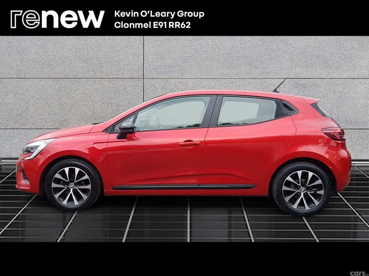 Renault Clio Hatchback, Petrol, 2023, Red