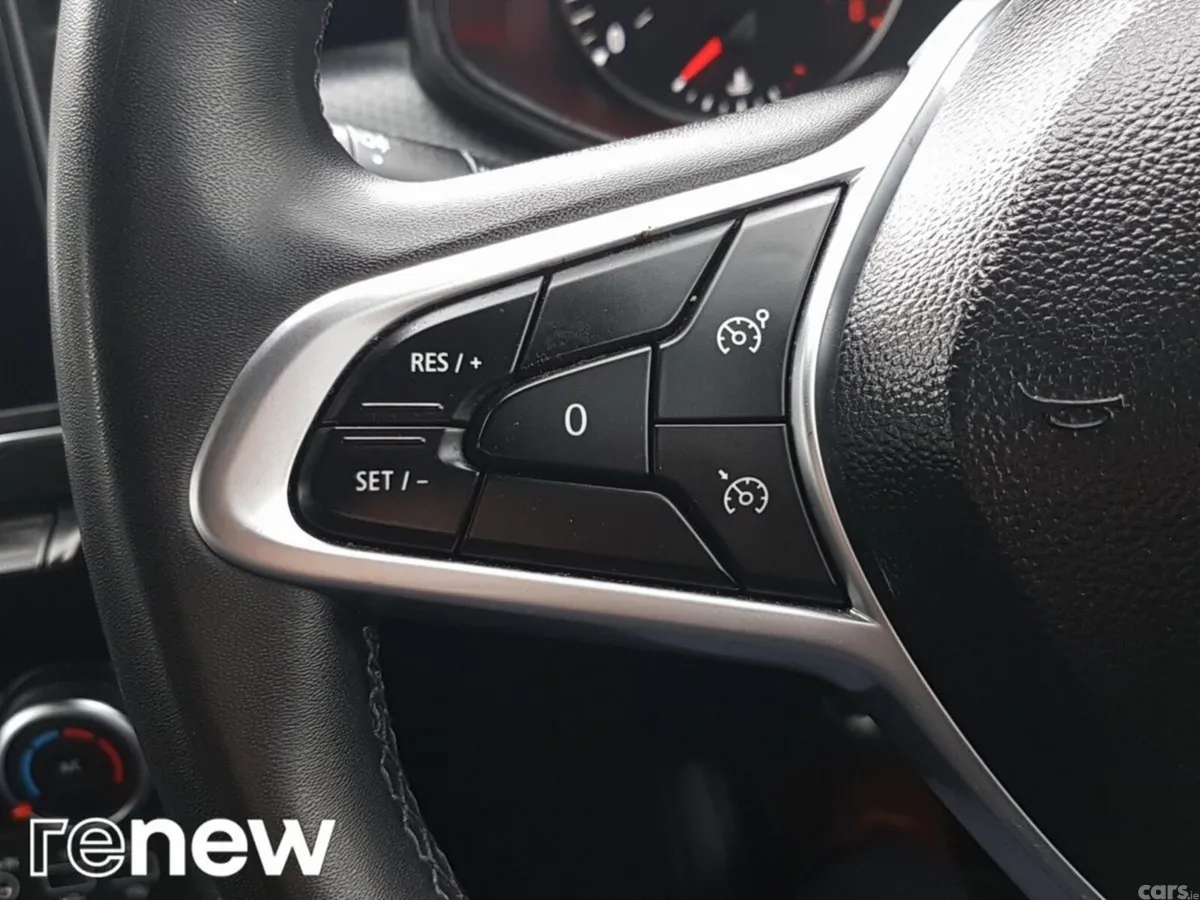 Renault Clio Hatchback, Petrol, 2023, Red