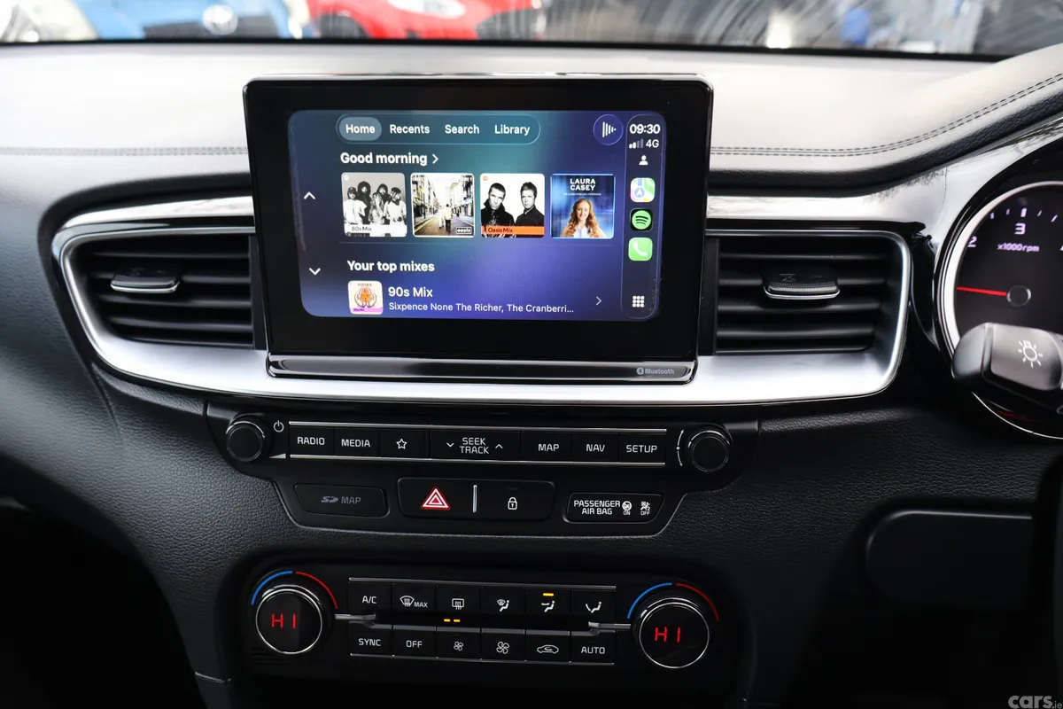 Kia Ceed Hatchback, Diesel, 2019, Grey