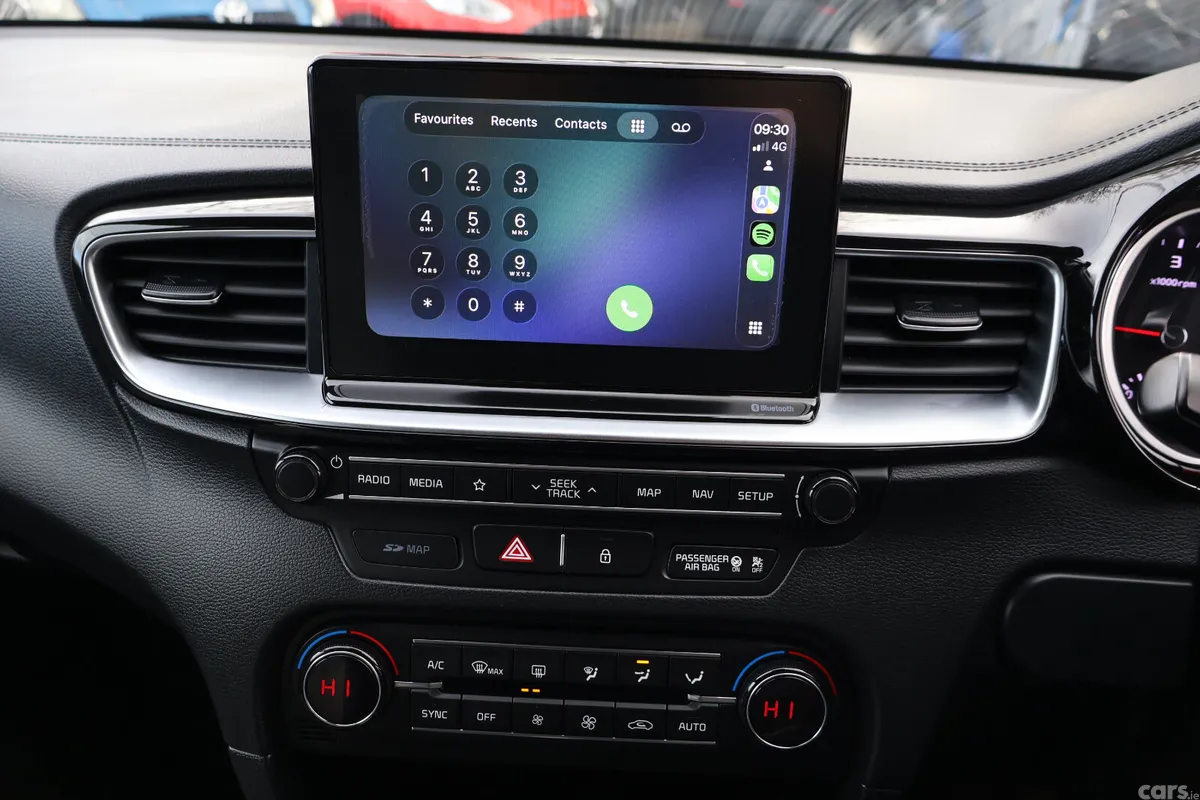 Kia Ceed Hatchback, Diesel, 2019, Grey