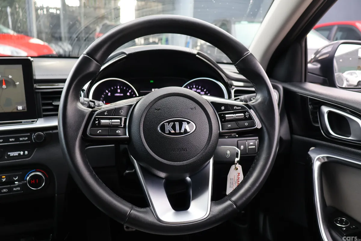 Kia Ceed Hatchback, Diesel, 2019, Grey