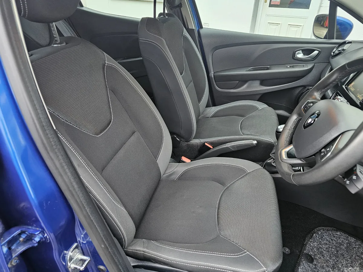 Renault Clio Hatchback, Petrol, 2019, Blue