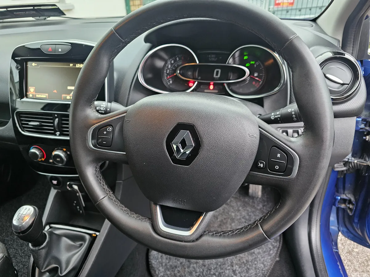 Renault Clio Hatchback, Petrol, 2019, Blue