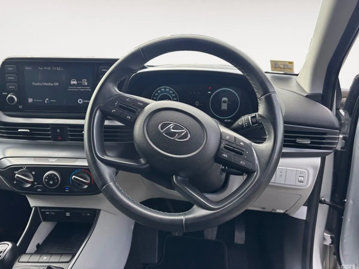 Hyundai i20 Hatchback, Petrol, 2023, Silver