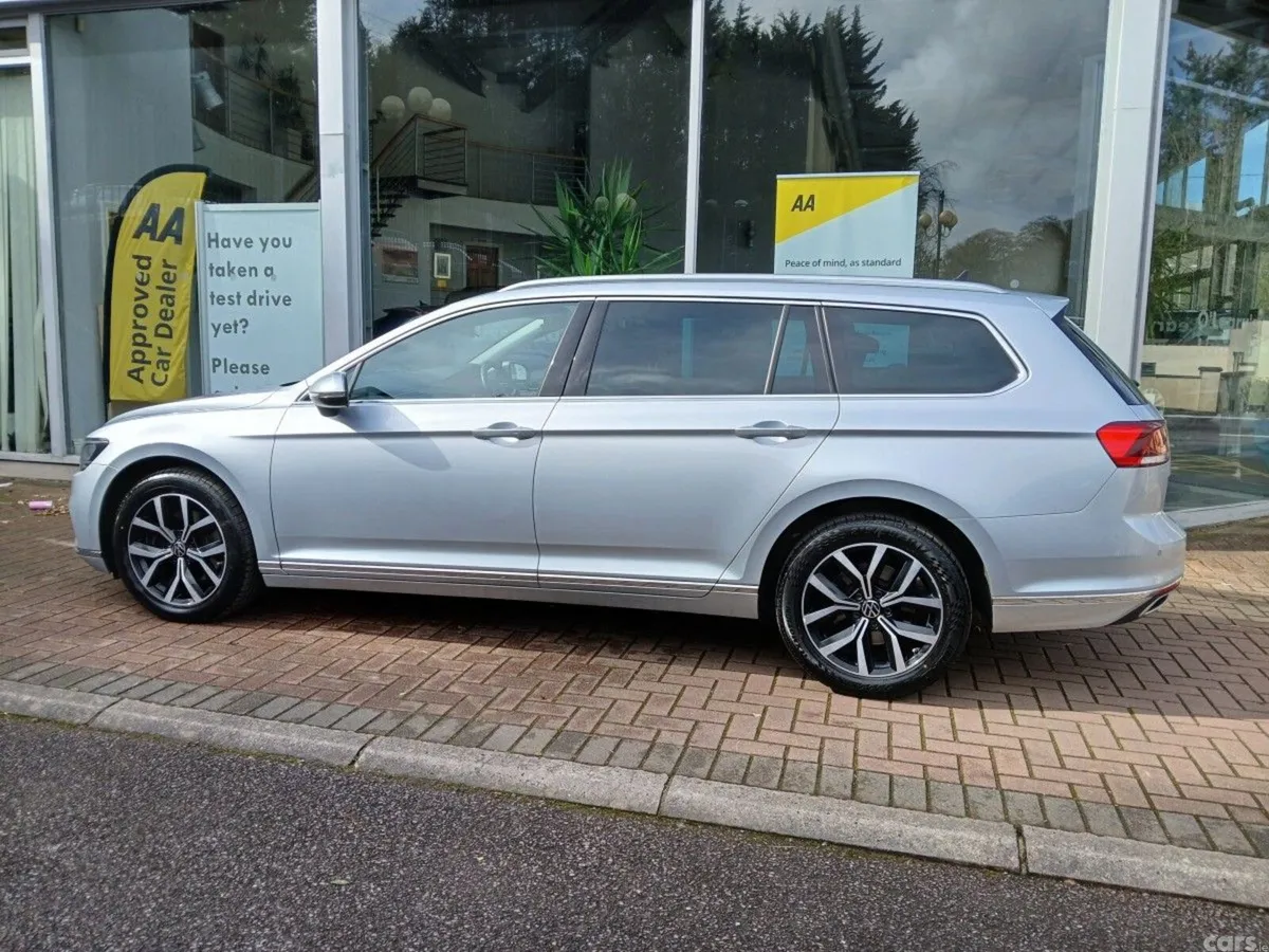 Volkswagen Passat Estate, Diesel, 2022, Silver