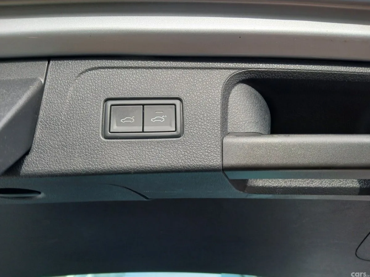 Volkswagen Passat Estate, Diesel, 2022, Silver