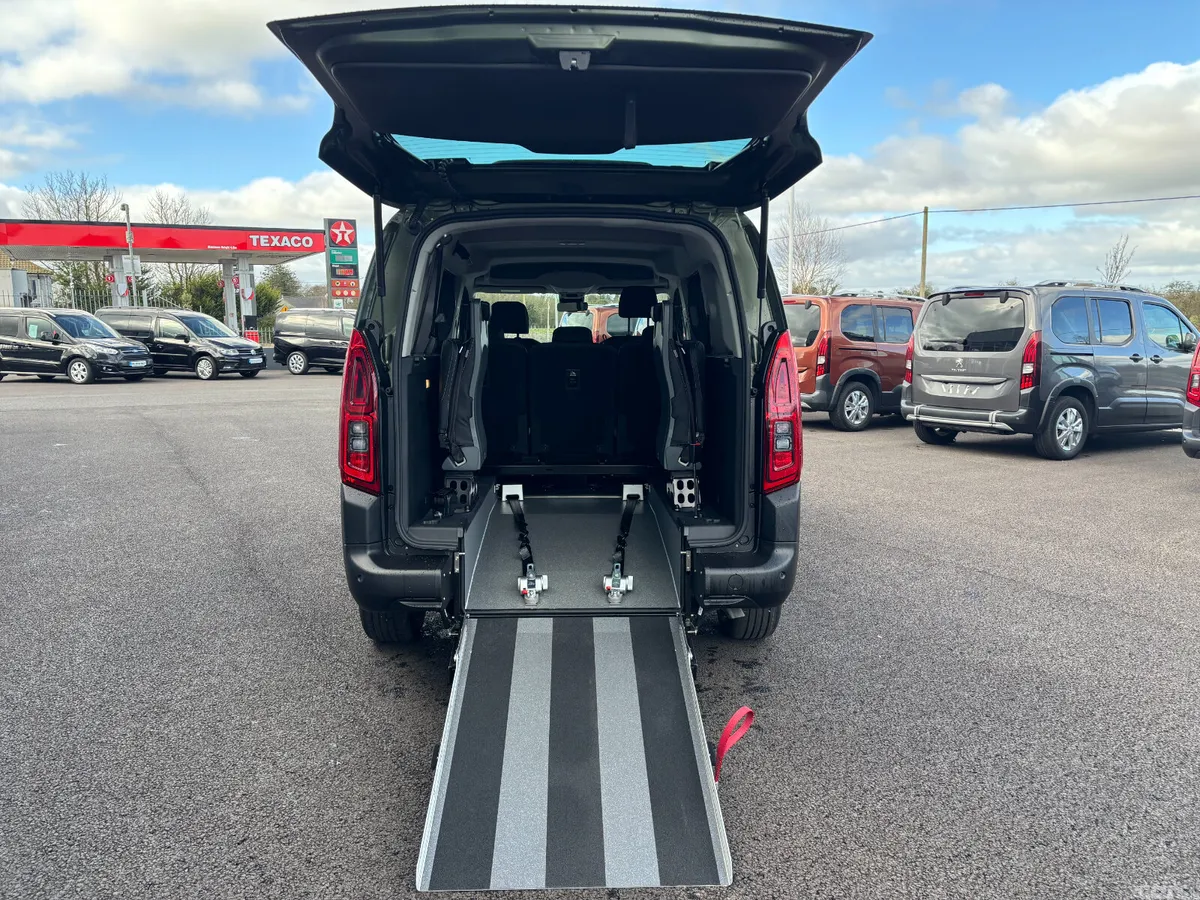 Citroen Berlingo MPV, Diesel, 2027, Black