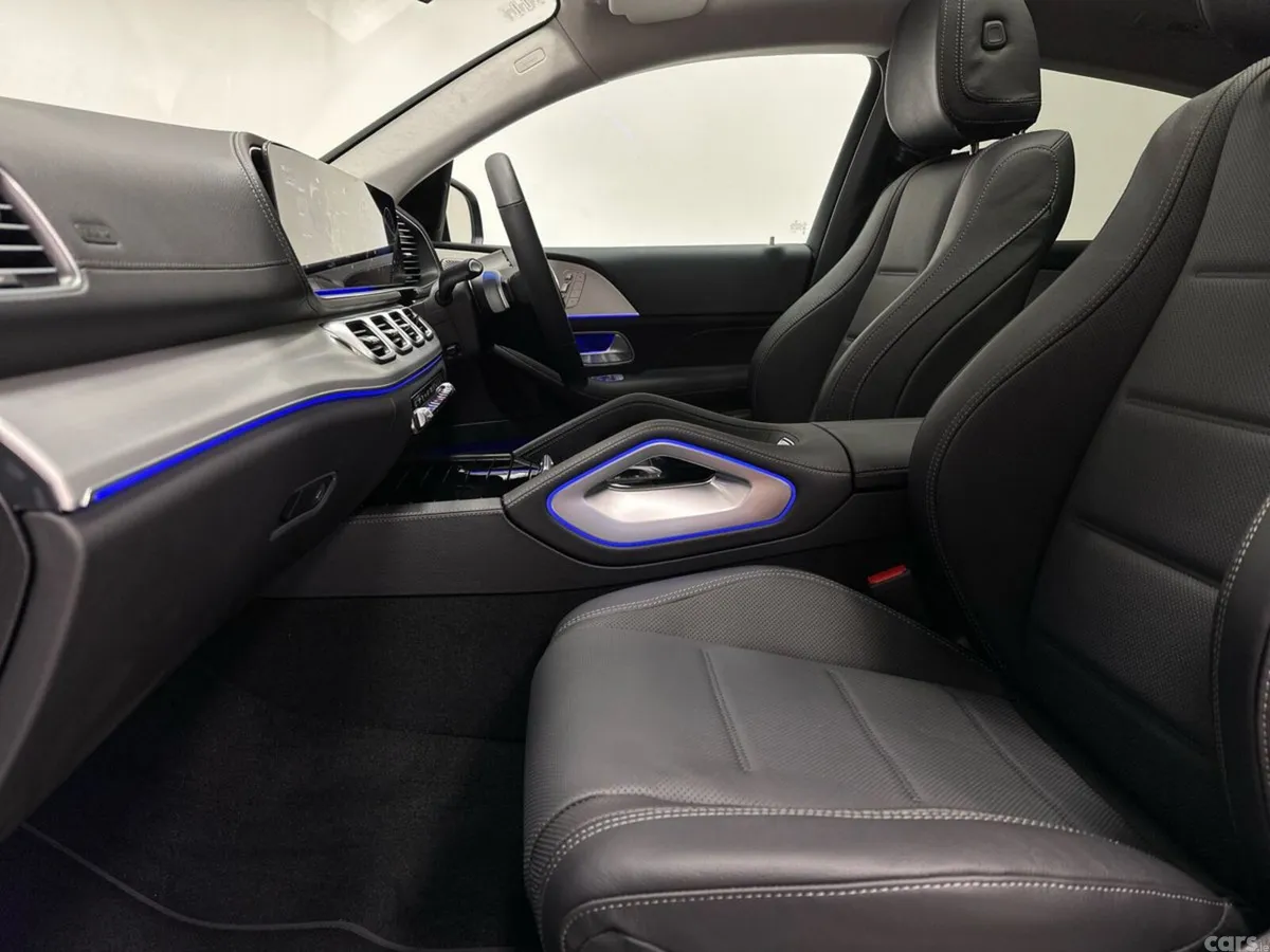 Mercedes-Benz GLE SUV, Diesel Plug-in Hybrid, 2026, Blue