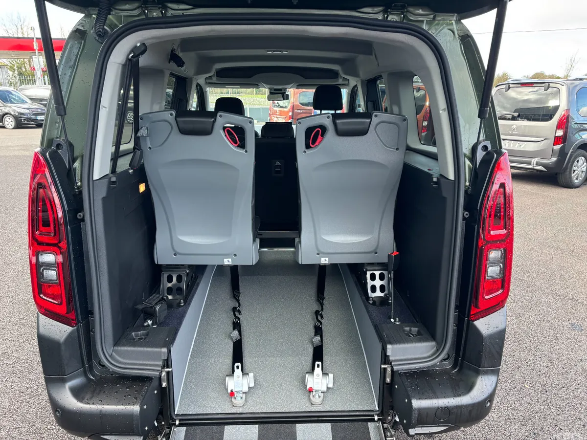 Citroen Berlingo MPV, Diesel, 2027, Blue
