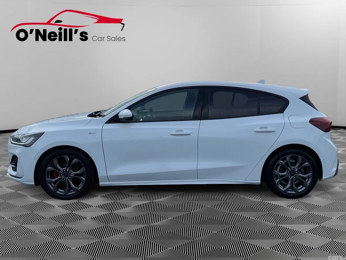 Ford Focus Hatchback, Diesel, 2024, White
