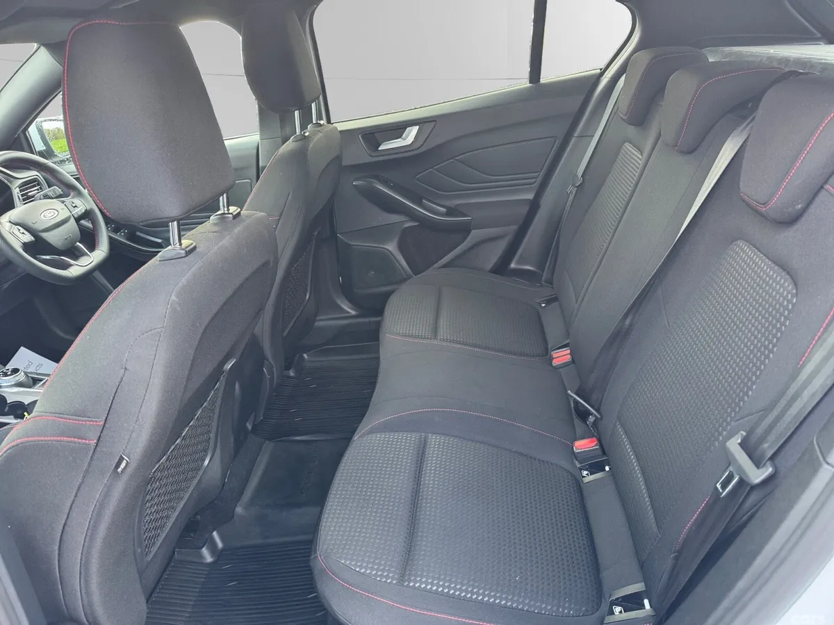Ford Focus Hatchback, Diesel, 2024, White