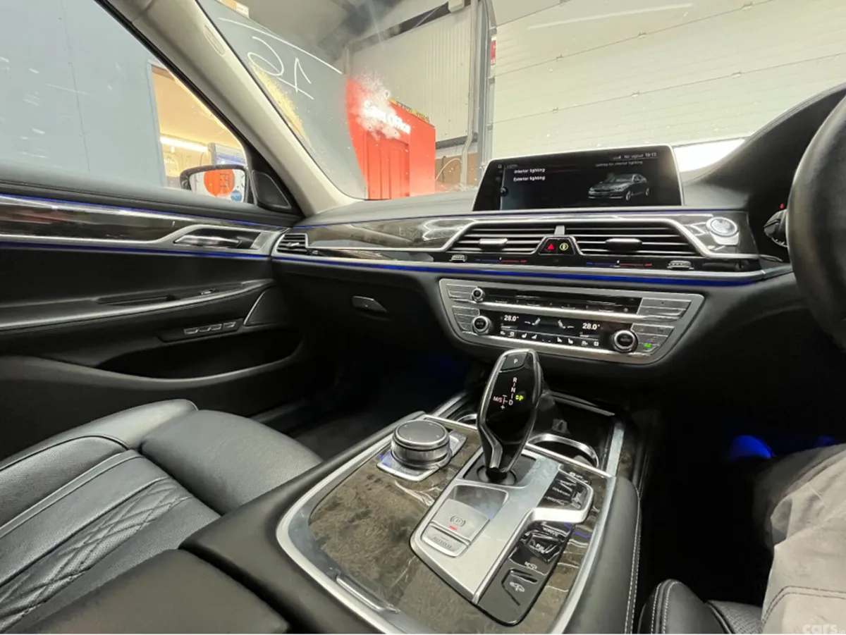 BMW 7-Series Saloon, Petrol Plug-in Hybrid, 2016, Black
