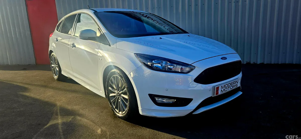Ford Focus Hatchback, Petrol, 2018, White