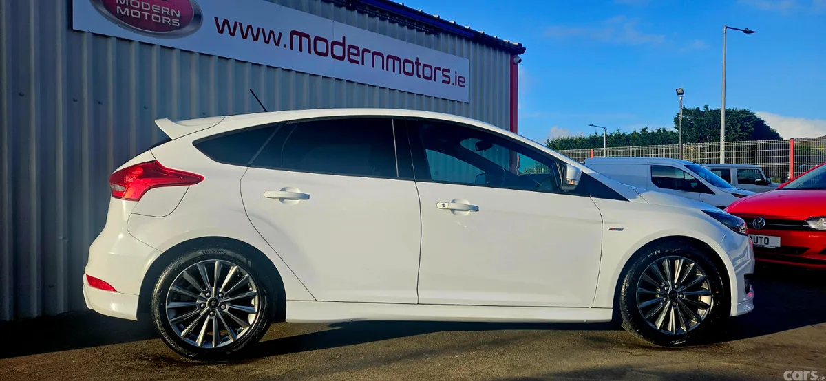 Ford Focus Hatchback, Petrol, 2018, White