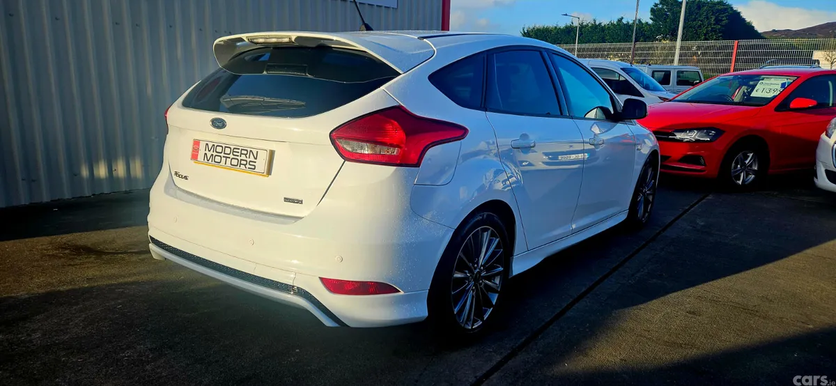 Ford Focus Hatchback, Petrol, 2018, White