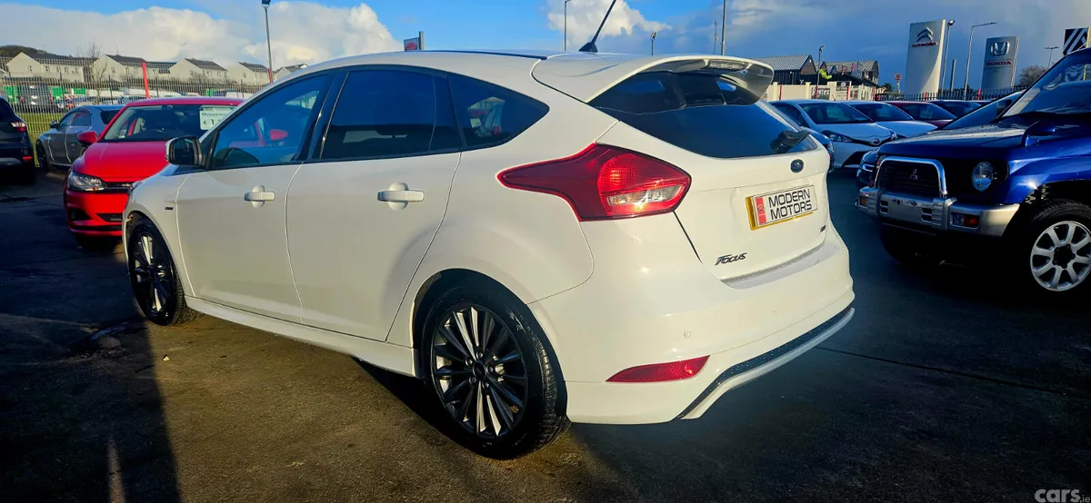 Ford Focus Hatchback, Petrol, 2018, White