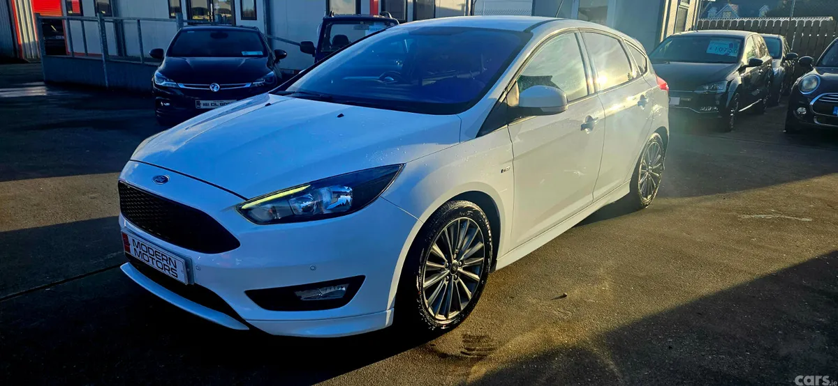 Ford Focus Hatchback, Petrol, 2018, White