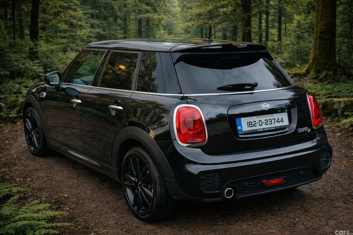 Mini Cooper Hatchback, Diesel, 2018, Black