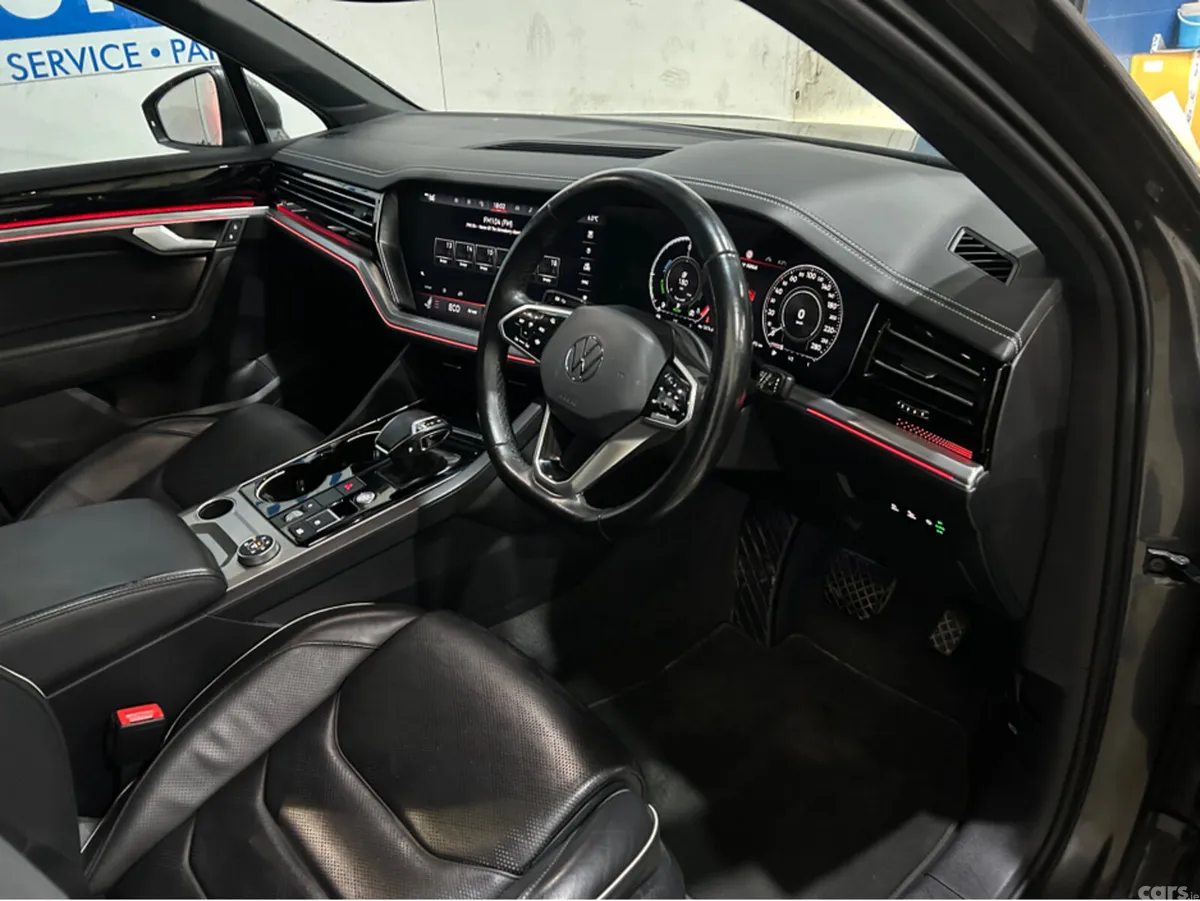 Volkswagen Touareg SUV, Petrol Plug-in Hybrid, 2021, Grey