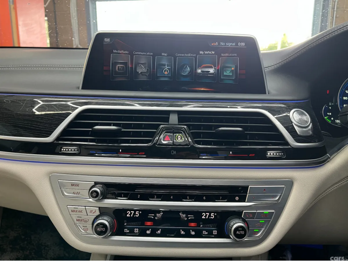 BMW 7-Series Saloon, Petrol Plug-in Hybrid, 2016, Black