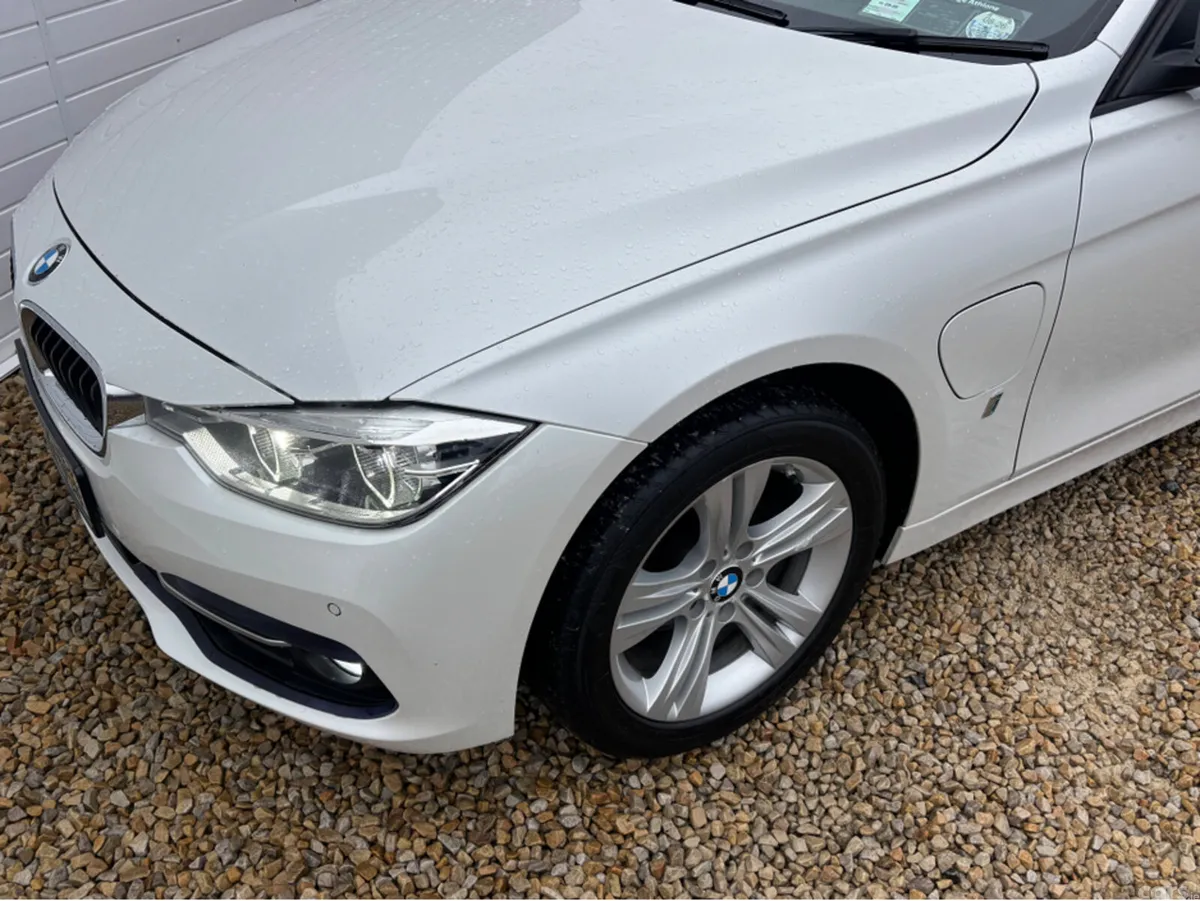 BMW 3-Series Saloon, Petrol Plug-in Hybrid, 2018, White