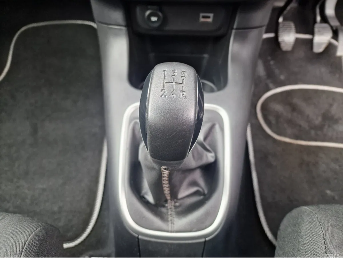 Citroen C3 Hatchback, Petrol, 2019, Grey