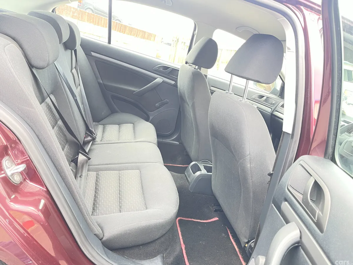 Skoda Octavia Saloon, Petrol, 2013, Red