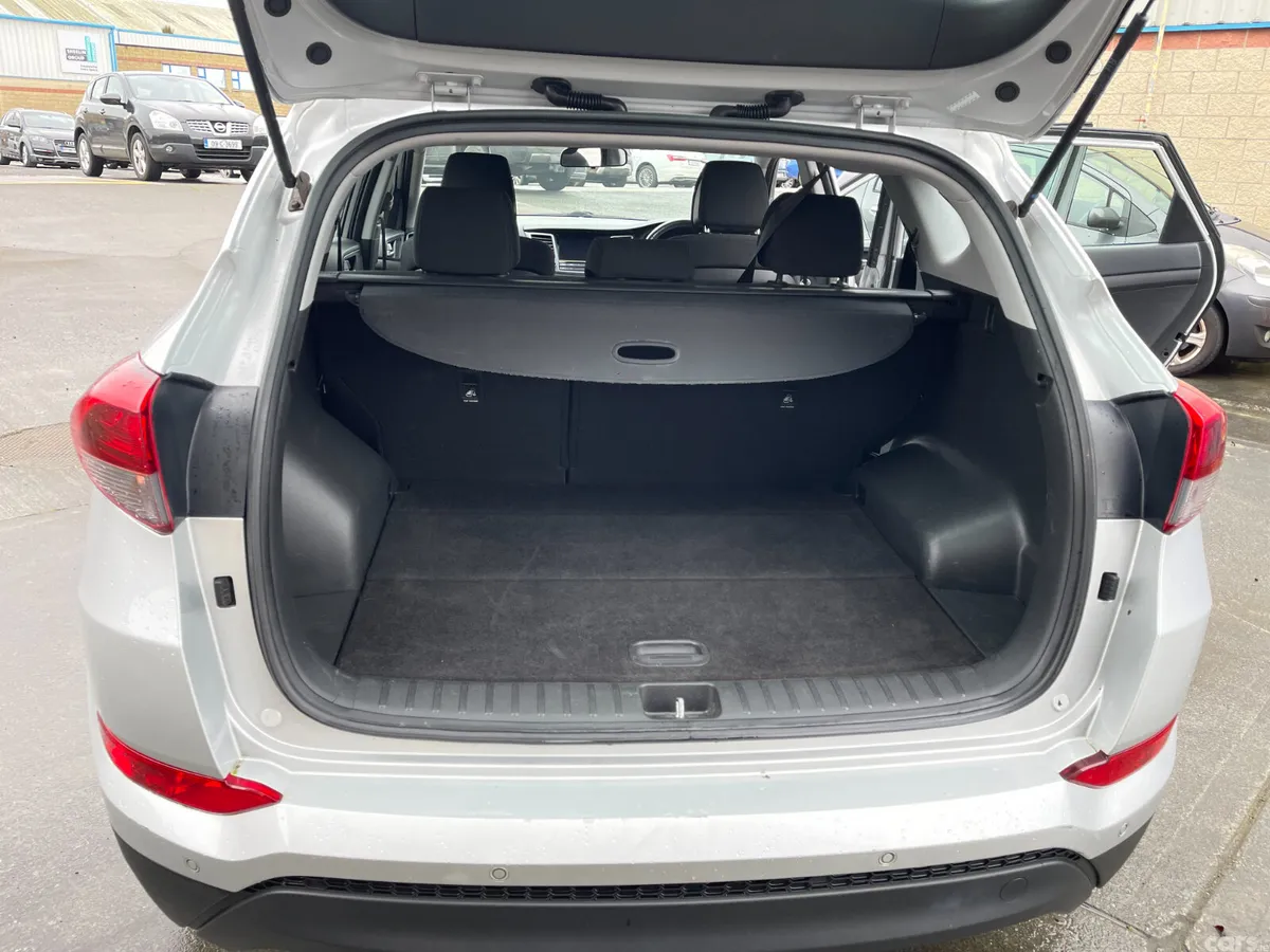 Hyundai Tucson SUV, Diesel, 2016, Silver