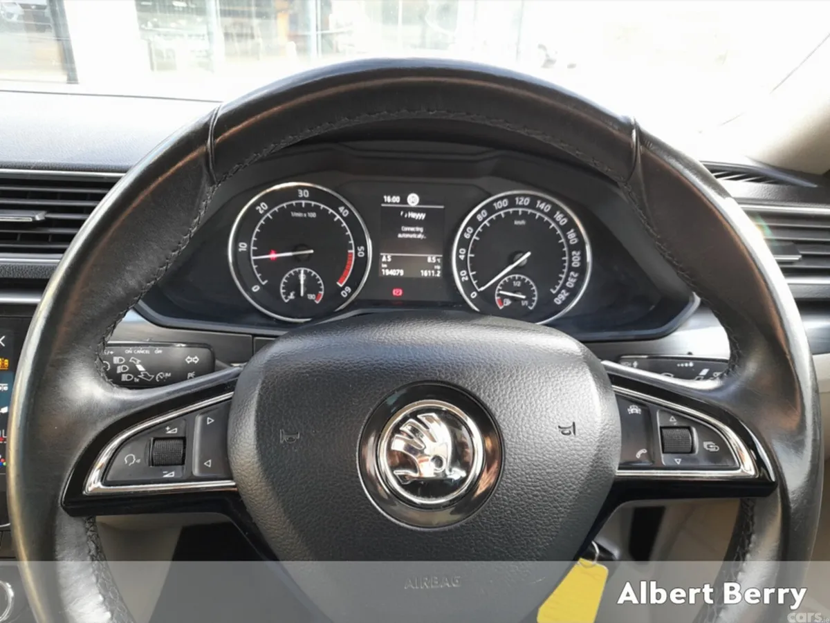 Skoda Superb Hatchback, Diesel, 2018, Black