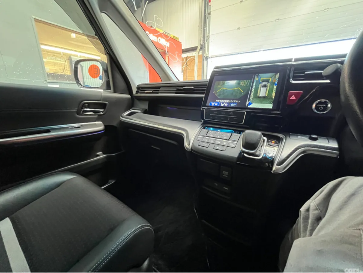 Honda Stepwagon MPV, Petrol Hybrid, 2020, Black
