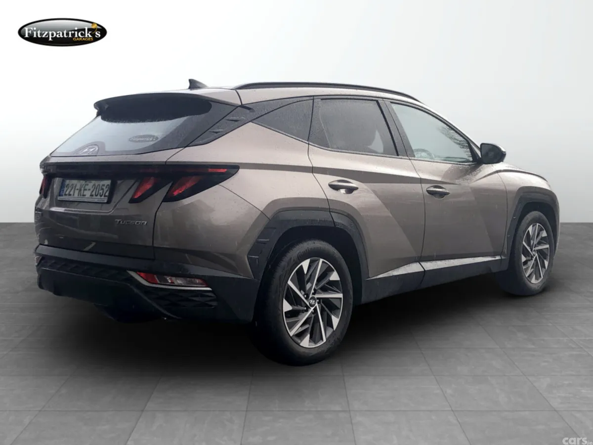 Hyundai Tucson MPV, Diesel, 2022, Gold