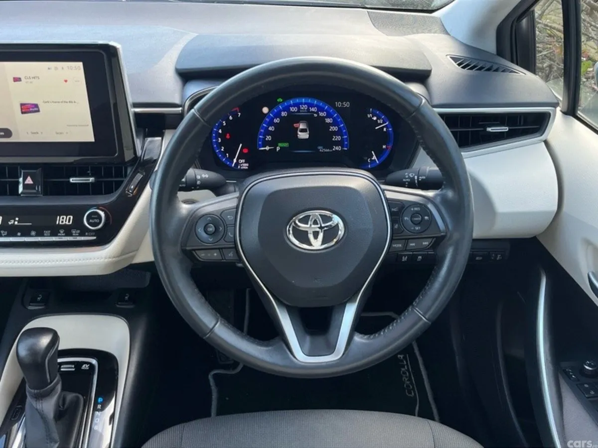 Toyota Corolla Saloon, Petrol Hybrid, 2023, Silver