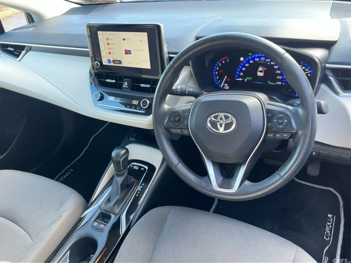 Toyota Corolla Saloon, Petrol Hybrid, 2023, Silver