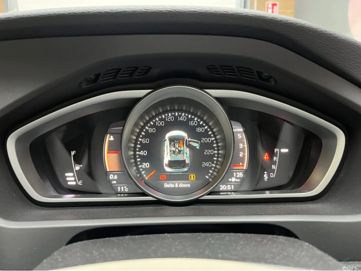 Volvo V40 Saloon, Diesel, 2016, Blue