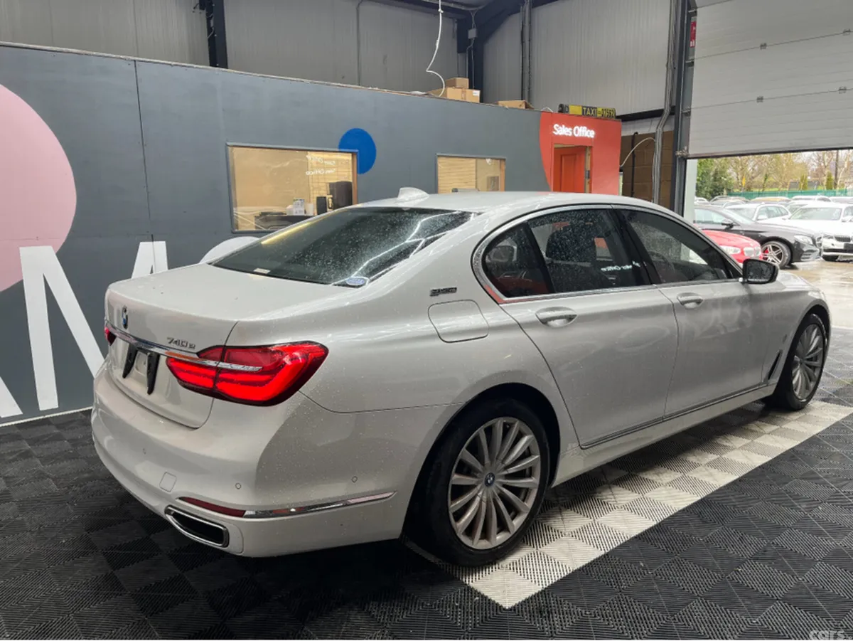BMW 7-Series Saloon, Petrol Plug-in Hybrid, 2017, White
