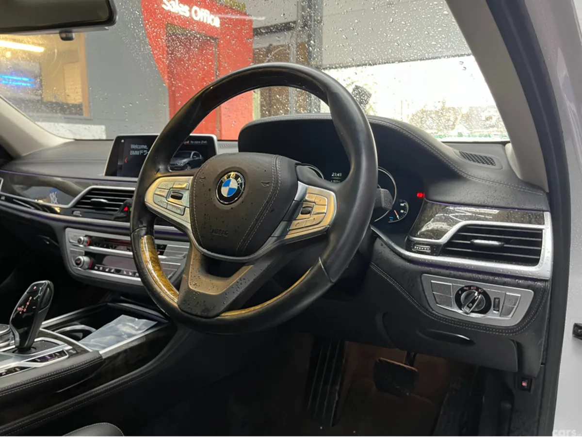 BMW 7-Series Saloon, Petrol Plug-in Hybrid, 2017, White