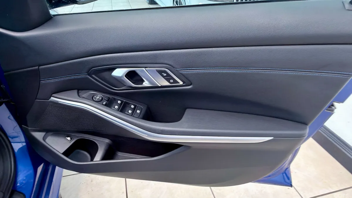 BMW 3-Series Saloon, Petrol Hybrid, 2024, Blue