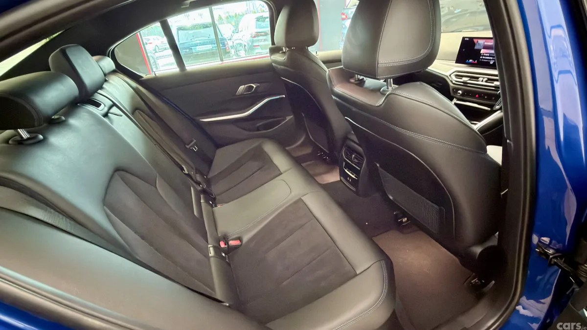 BMW 3-Series Saloon, Petrol Hybrid, 2024, Blue