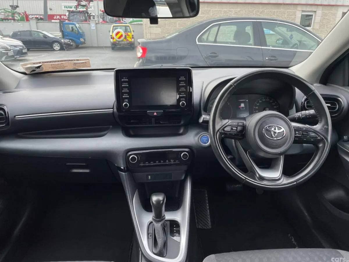 Toyota Yaris Hatchback, Petrol Hybrid, 2023, Black