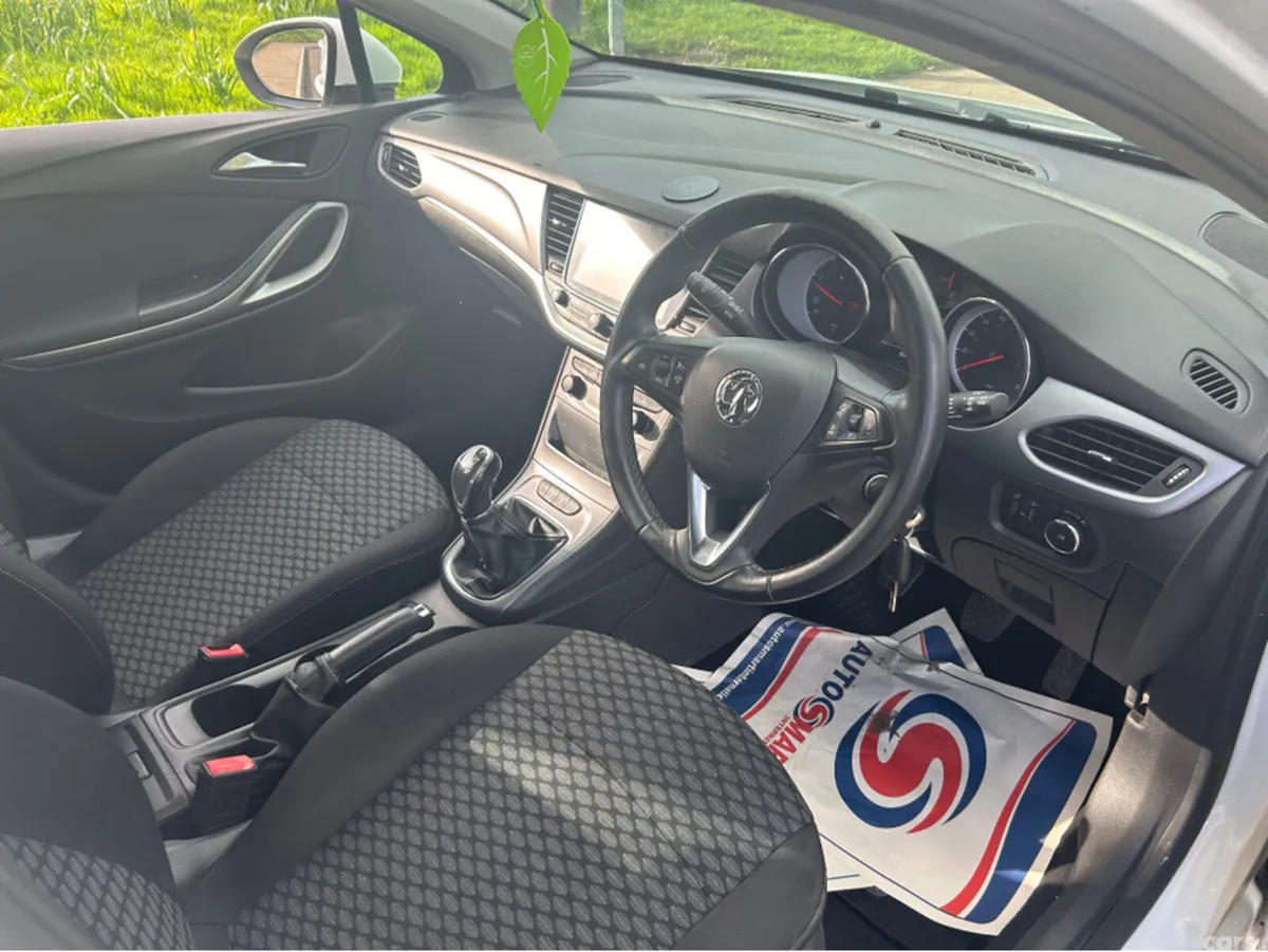 Opel Astra Hatchback, Diesel, 2018, White