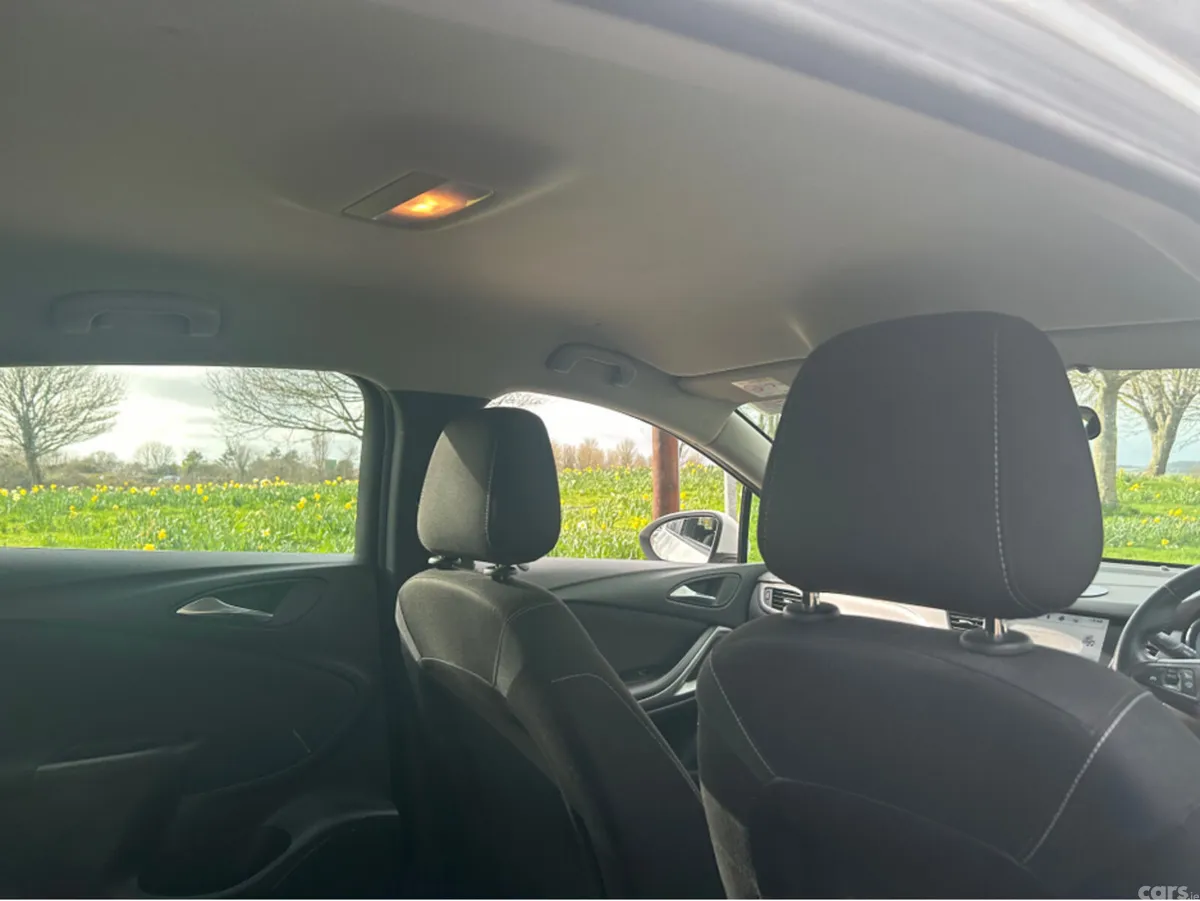 Opel Astra Hatchback, Diesel, 2018, White