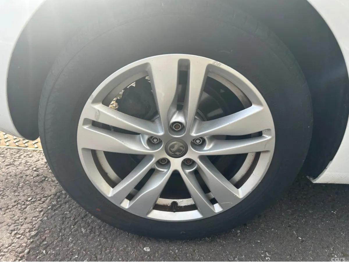 Opel Astra Hatchback, Diesel, 2018, White