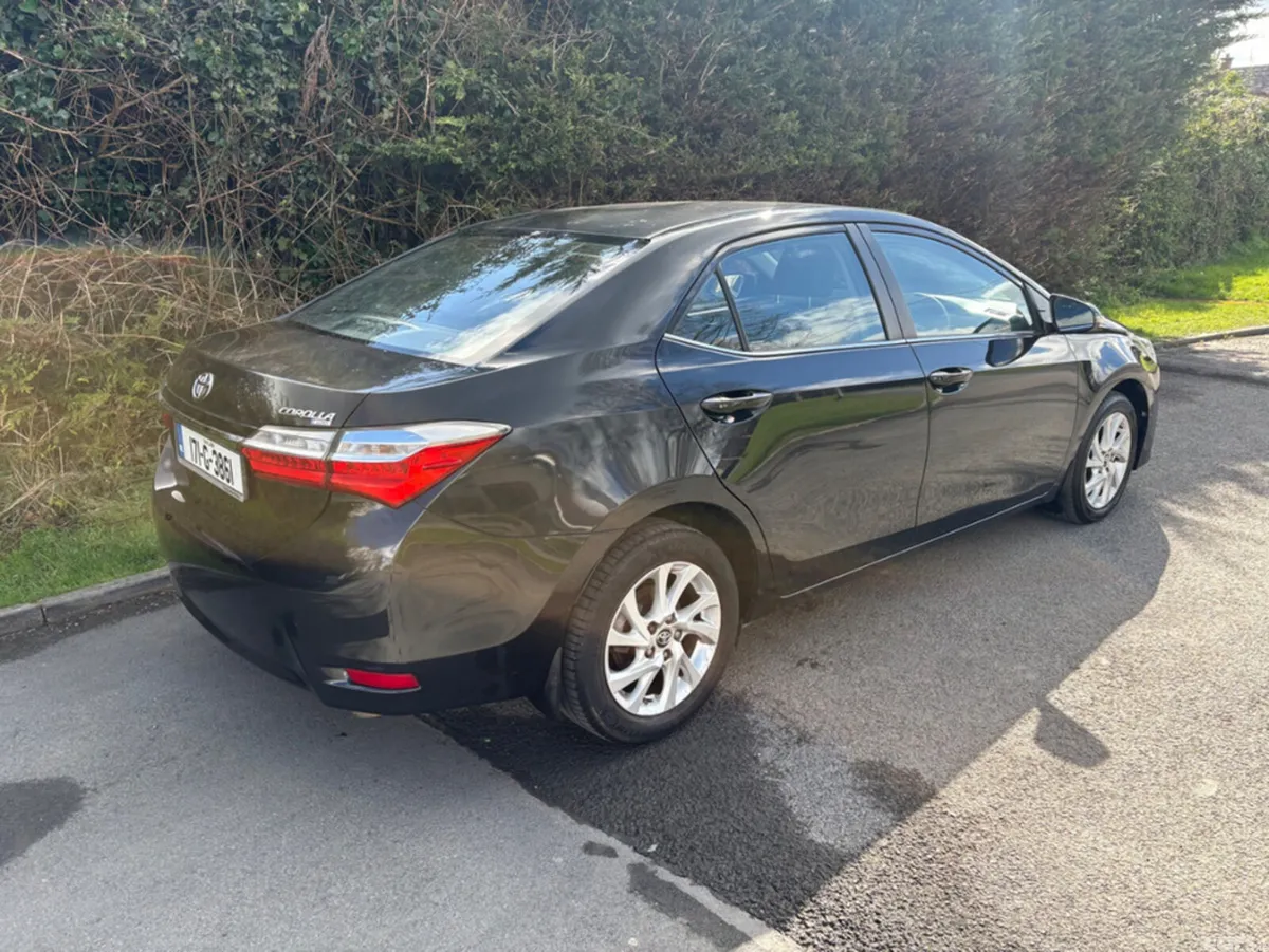 Toyota Corolla Saloon, Petrol, 2017, Black