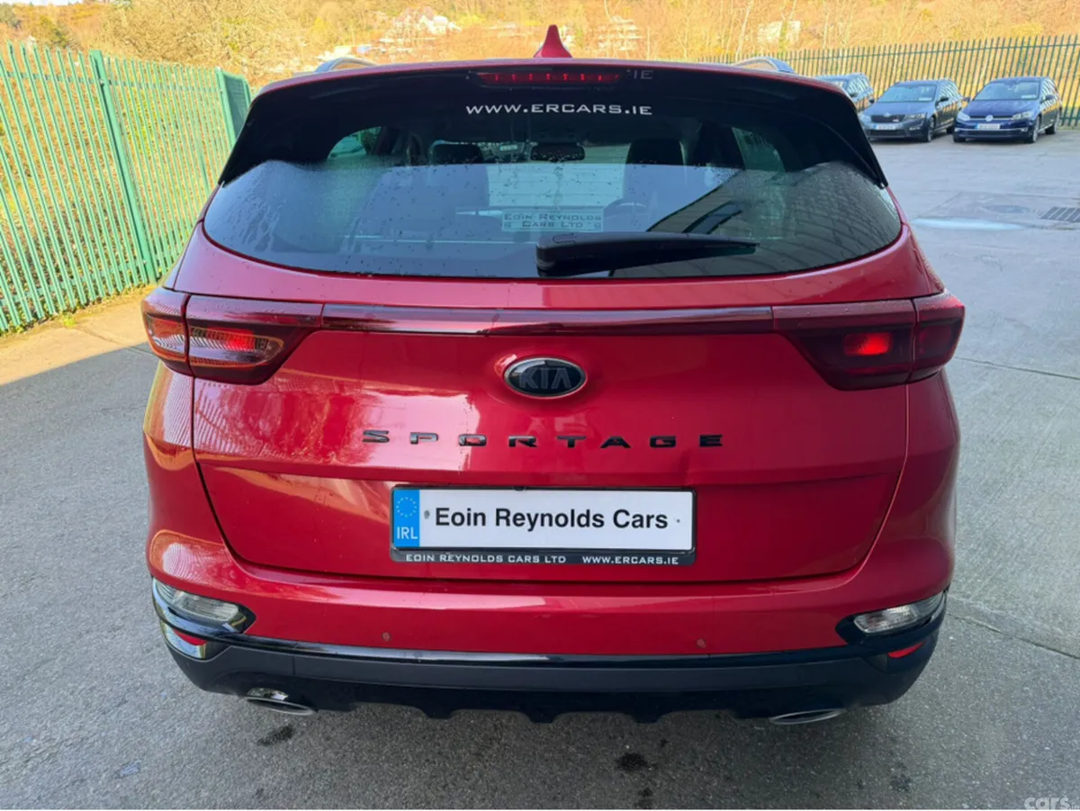 Kia Sportage MPV, Diesel Hybrid, 2021, Red