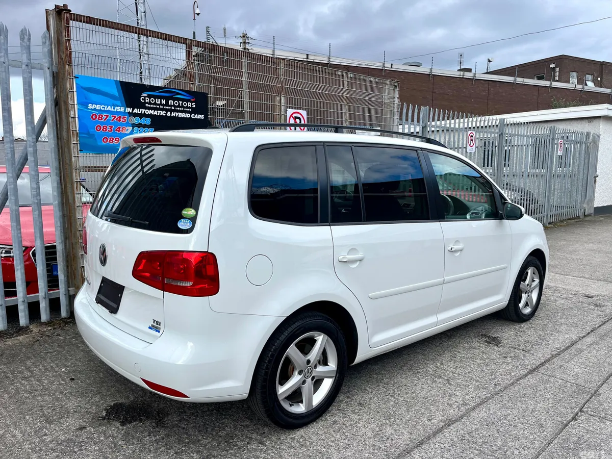 Volkswagen Touran MPV, Petrol, 2015, White