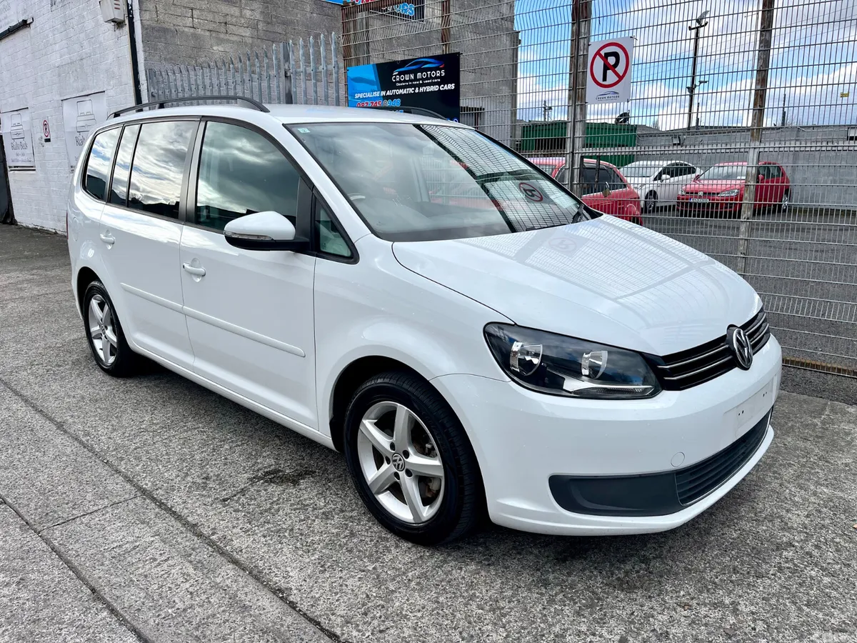 Volkswagen Touran MPV, Petrol, 2015, White