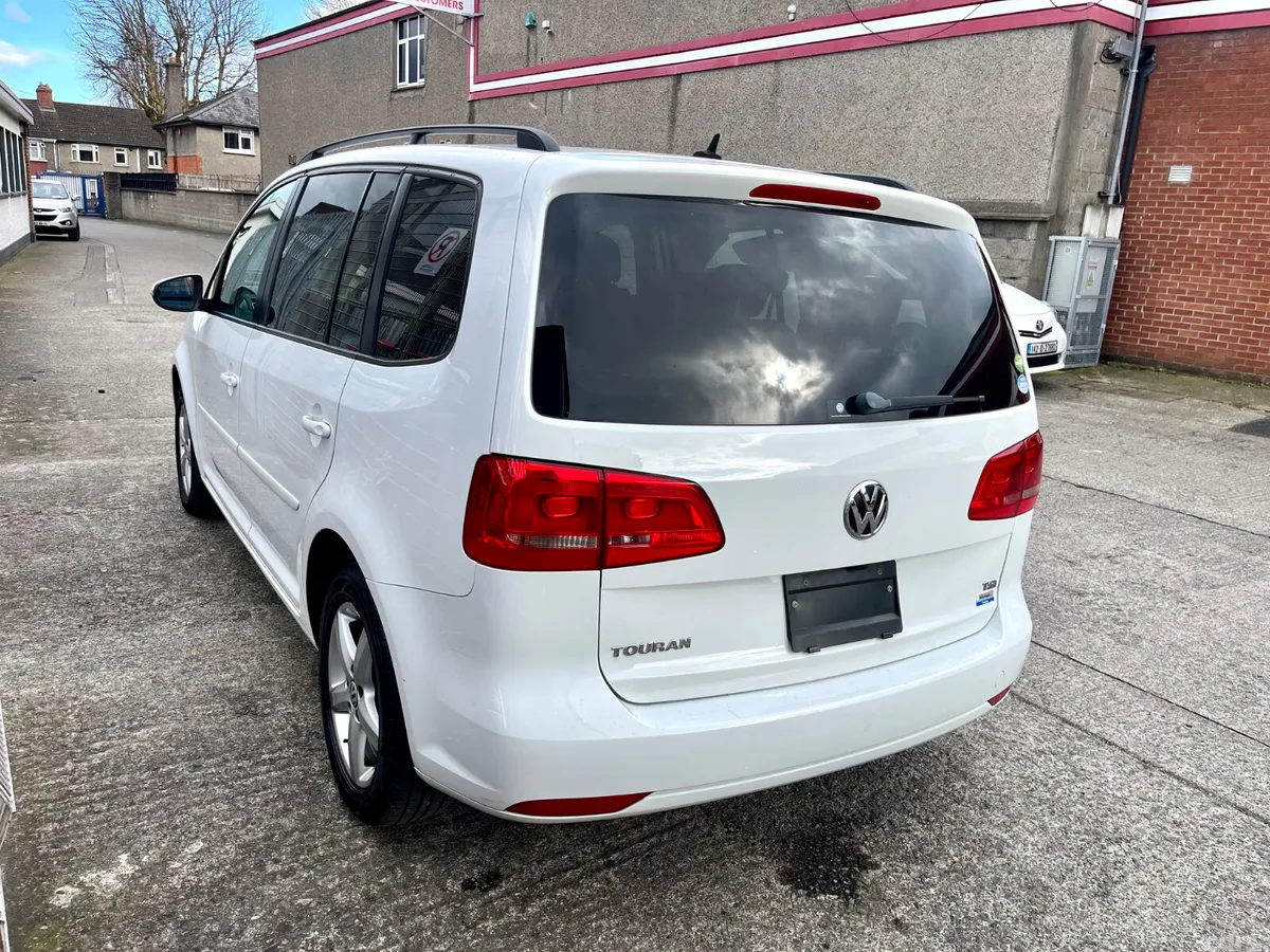Volkswagen Touran MPV, Petrol, 2015, White