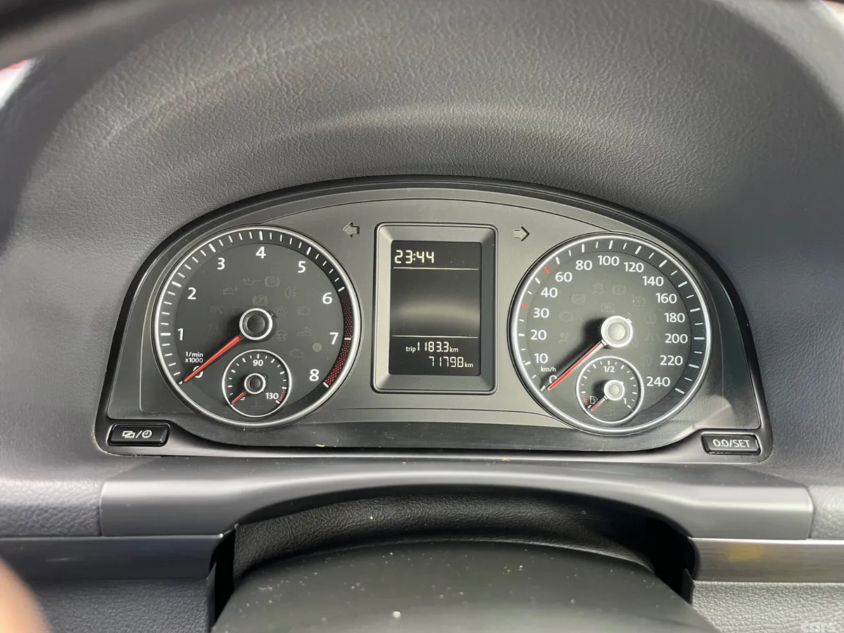 Volkswagen Touran MPV, Petrol, 2015, White